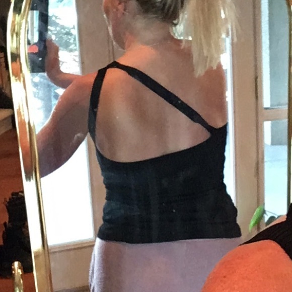 Woman’s stripped top - Picture 3 of 5